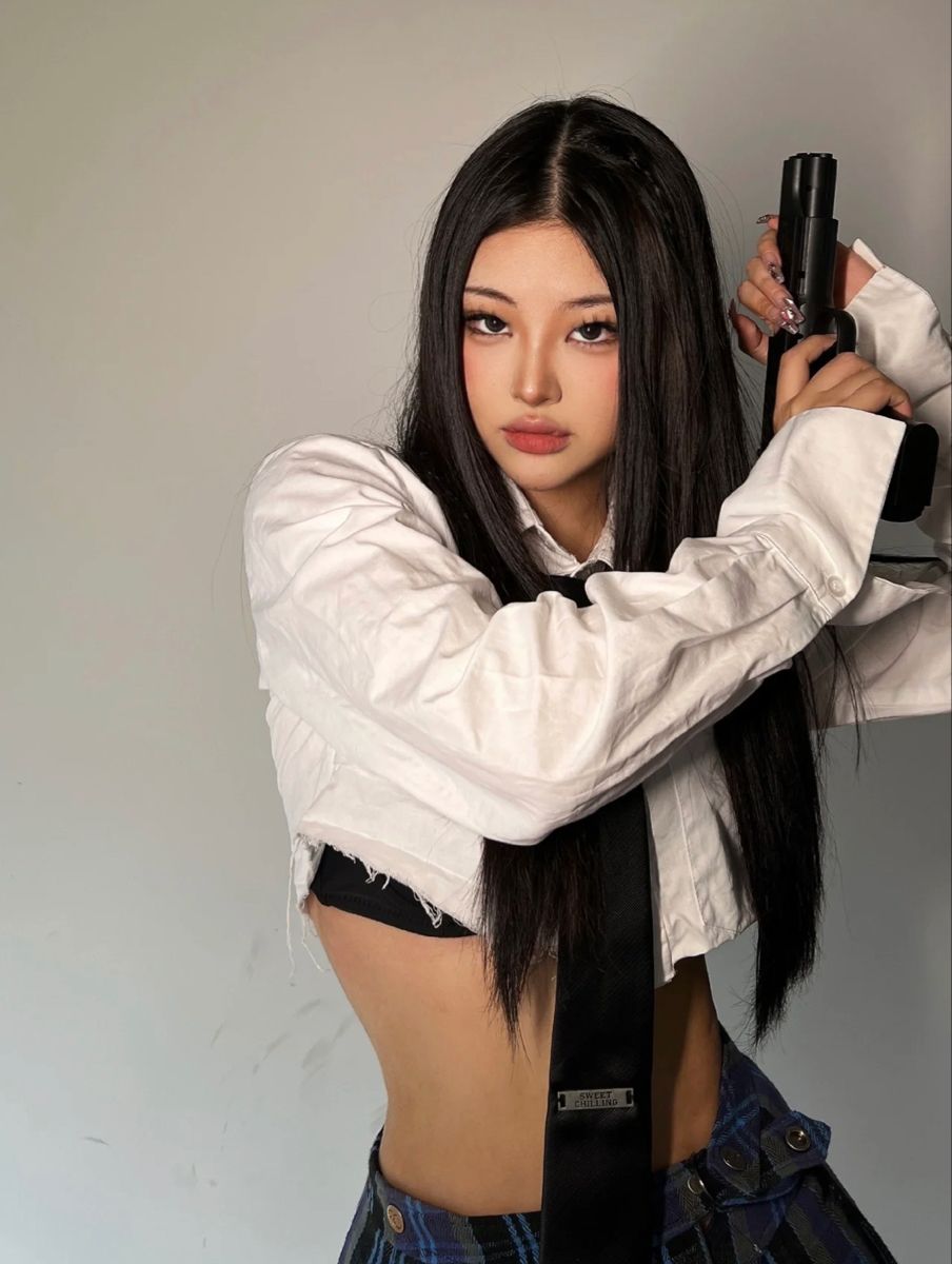 A cozy shot with Sassy girls — straight from Naples