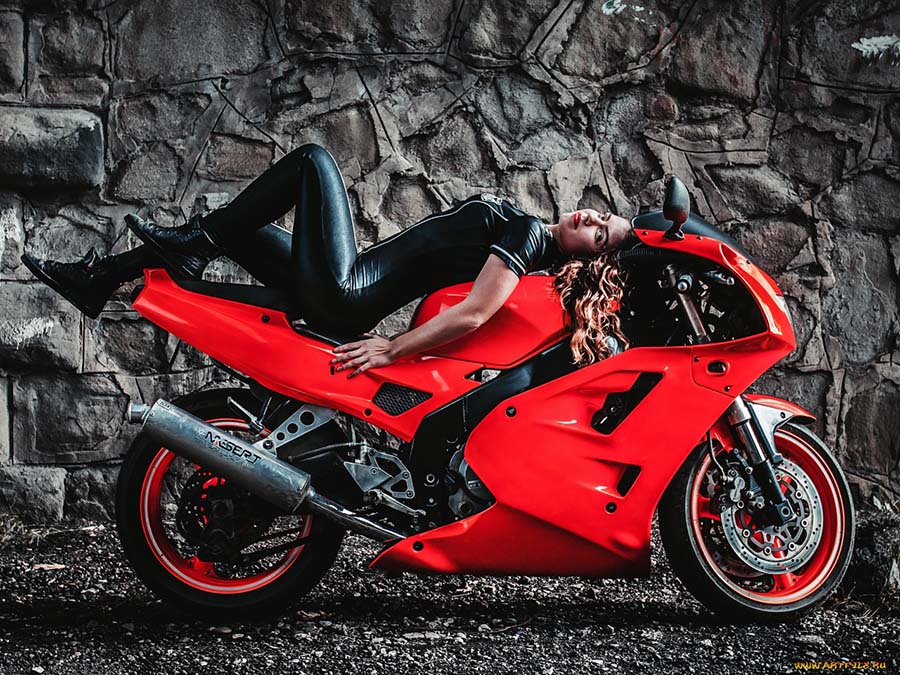 Beautiful girl Beautiful girls and motorcycles in Naples