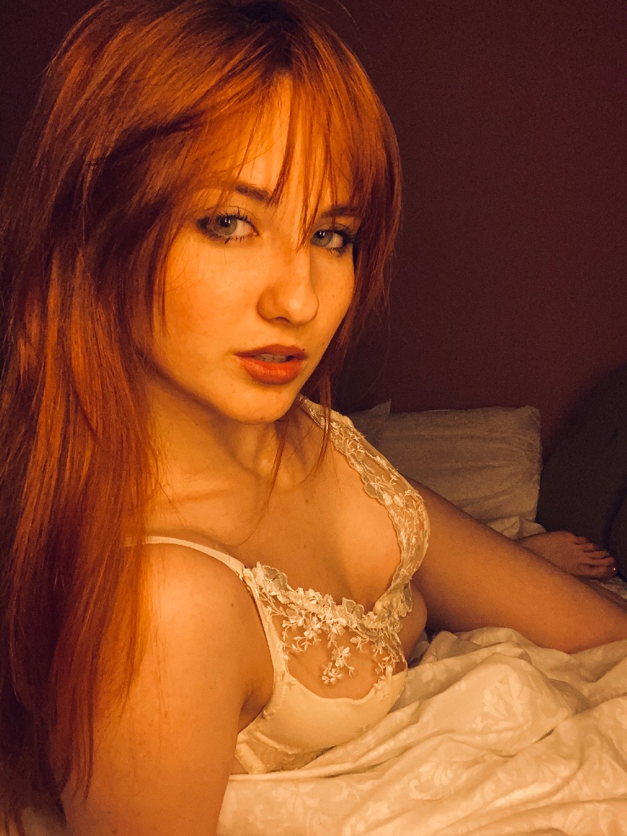 A playful frame from Nata — online in Naples